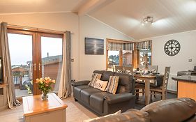 31 Ocean Terrace With Hot Tub Available To Hire